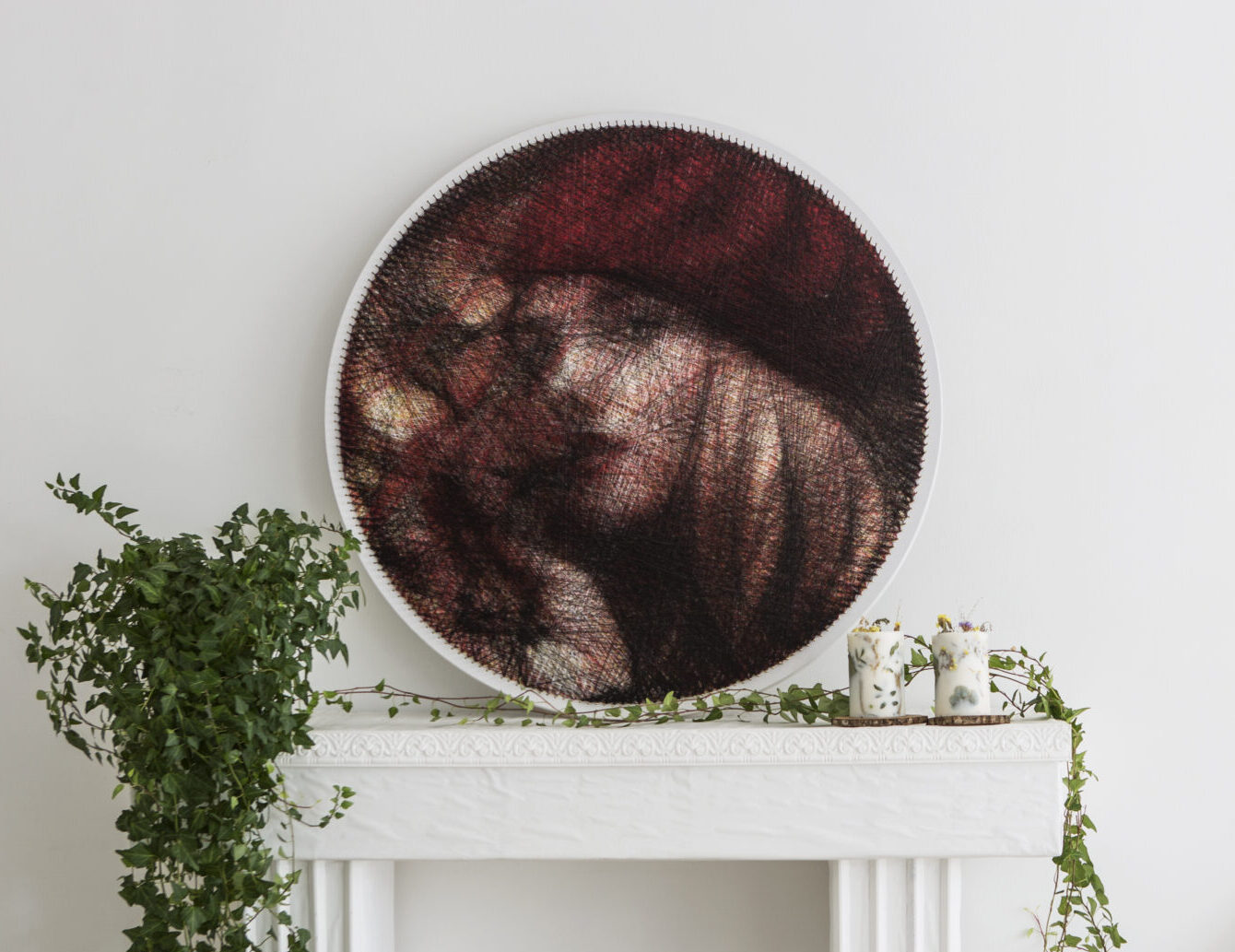 Spalvotas siūlų paveikslas pagal Jūsų portretą