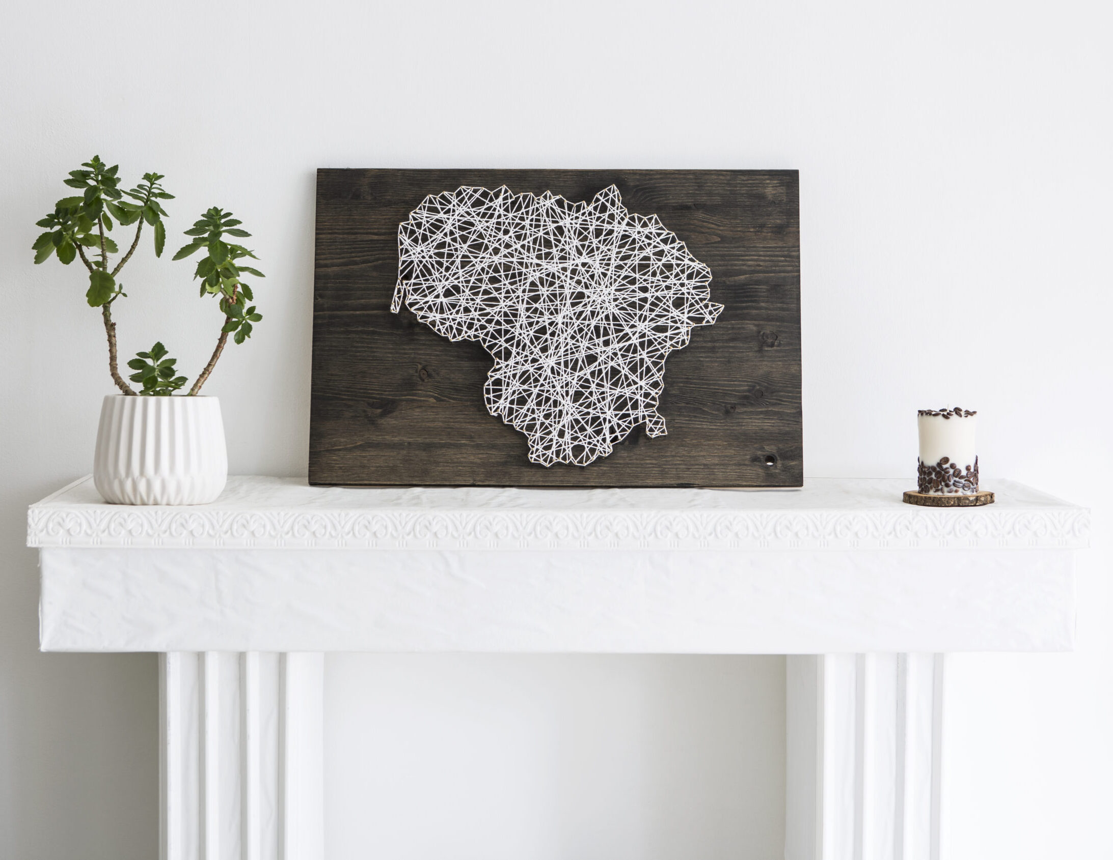 Paveikslas iš siūlų - Lietuvos žemėlapis